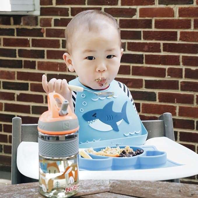Nuby On The Go Silicone 3D Bib with Scoop to Catch Mess