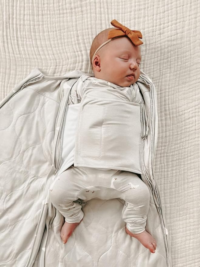 GUNAMUNA Swaddle Wrap for Newborns – Arms In or Out, Easy Diaper Changes with WONDERZiP, Soft Sleep Sack, 1.0 TOG, Goose, 0-3 Months