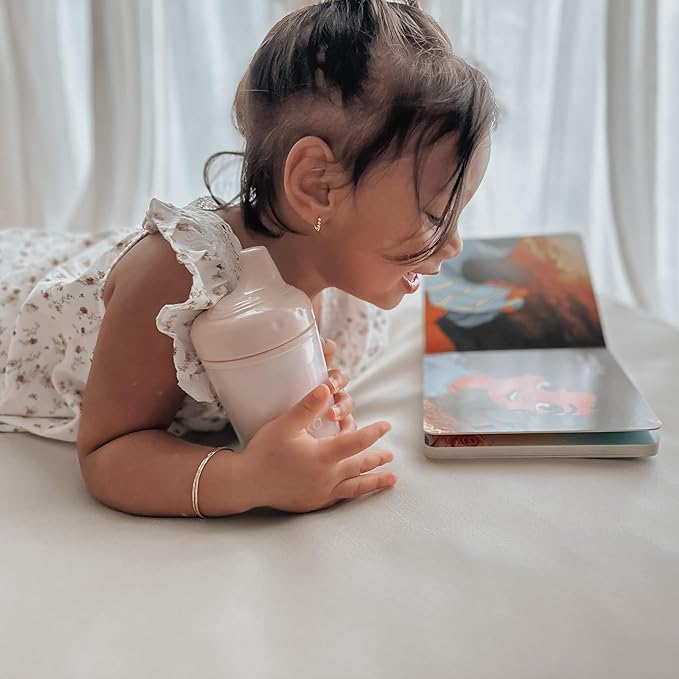 noüka Insulated and Non-Spill Sippy Cup | Leak Proof and Easy Grip | Keeps Drinks Hot or Cold | Soft Sand