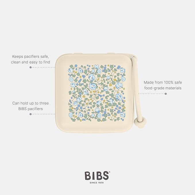 Bibs Liberty pacifier case with loop, for storing and transporting dummies, offers space for three pacifiers, 100% BPA-free material. Made in Denmark, Onesize, Eloise Ivory