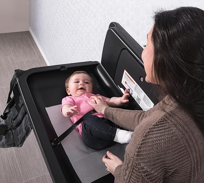 Foundations 2-Ply Disposable Waterproof Baby Changing Station Liner Refills for Commercial Restrooms, Doctor's Offices, Care Centers, 500 Pack, 036-LCR